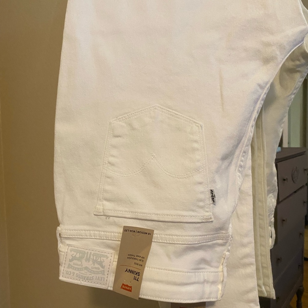 Levi 711 Skinny Jeans